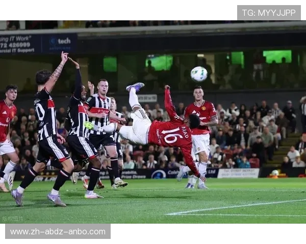 曼联球员在英超联赛中穿着的足球鞋详解